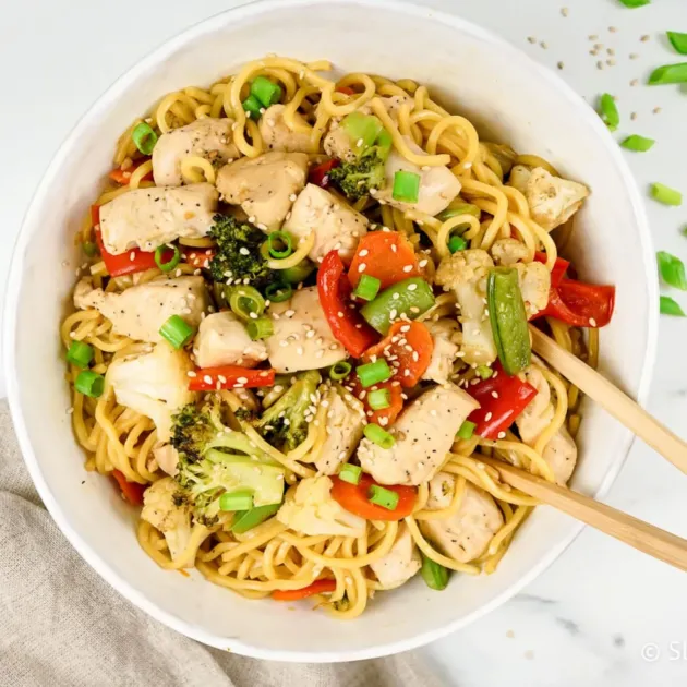 Chicken Chow Mein with Noodles