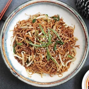 Fried Noodles with bean sprouts
